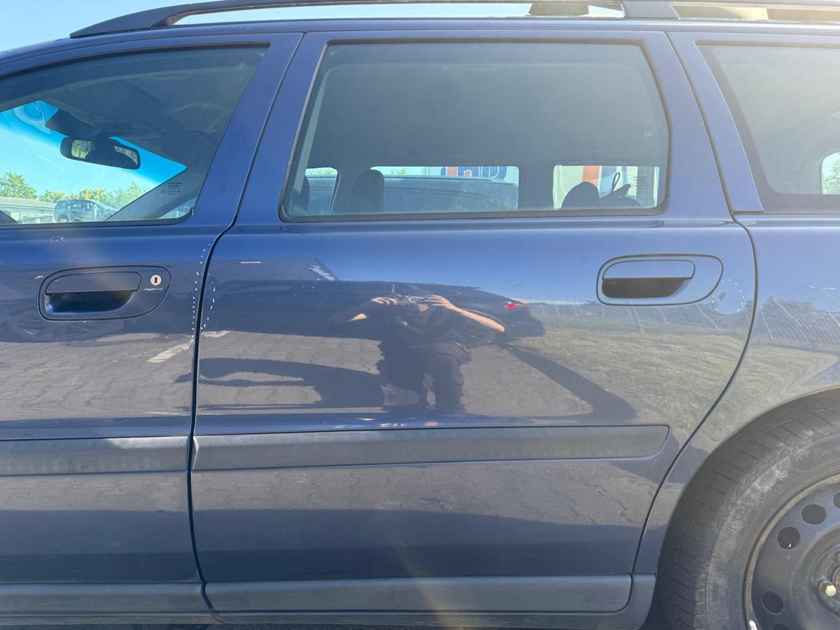 Volvo V70 II original Tür hinten links Bright Blue Metallic Rohbau BJ02